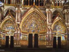 foto di Amiens, la cathédrale en couleurs